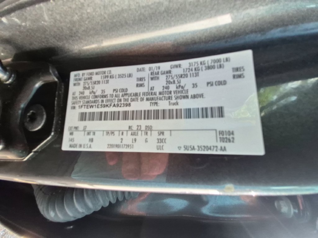 Used 2019 Magnetic Ford Lariat image 7
