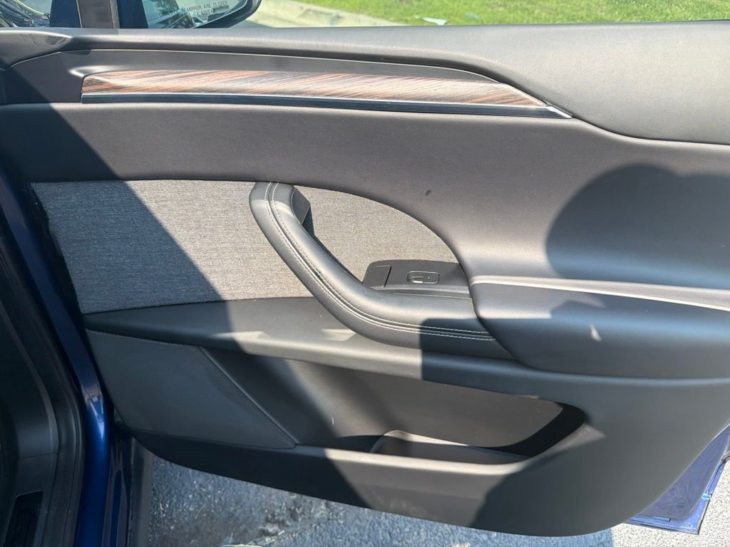 Used 2023 Blue Tesla Base image 17