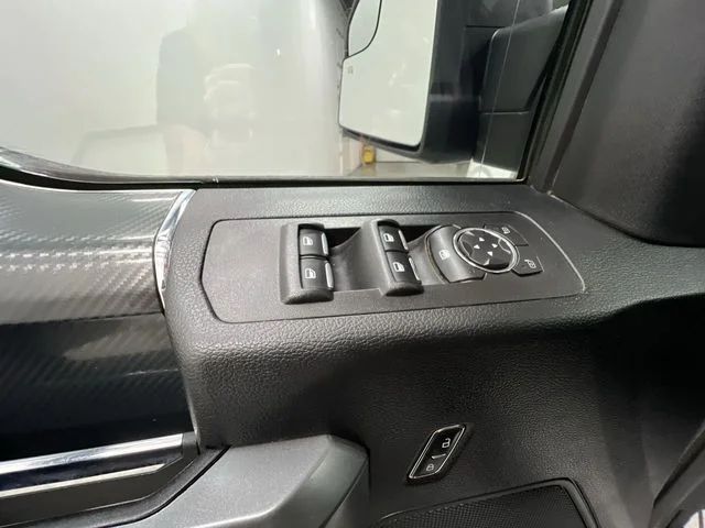 Used 2018  Ford XLT image 24