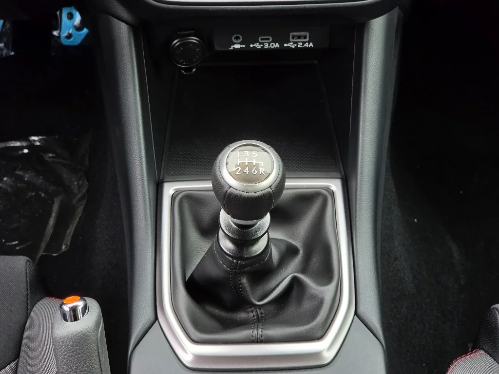 New 2026 SAPPHIRE BLUE PEARL Subaru Base image 13