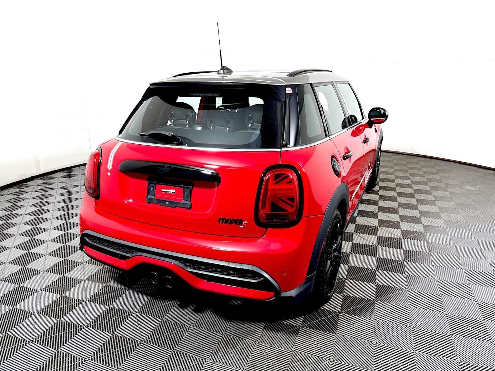 Used 2023 Chili Red MINI Cooper S image 6