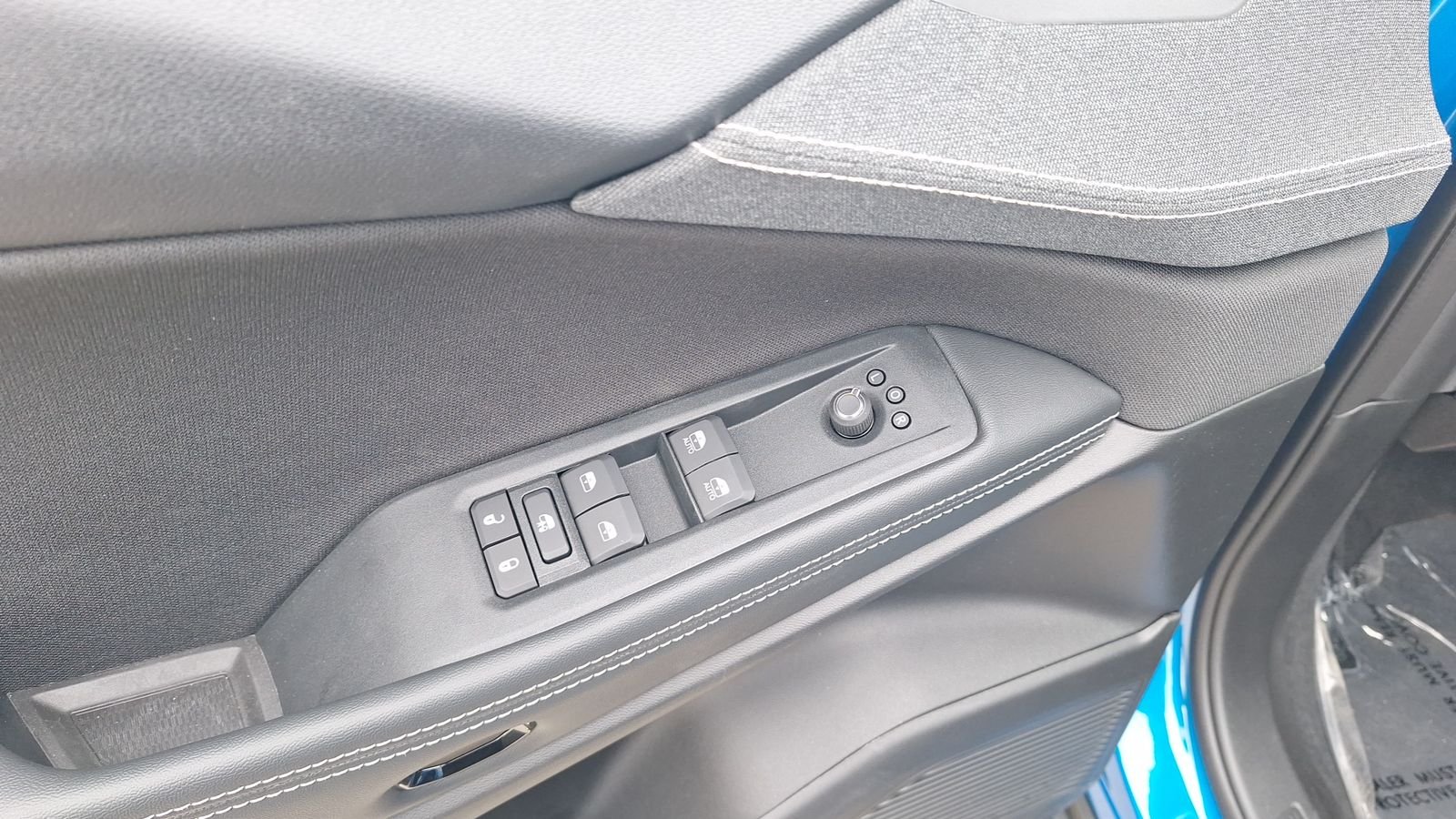 New 2026 Hydro Blue Pearlcoat Jeep Laredo image 16