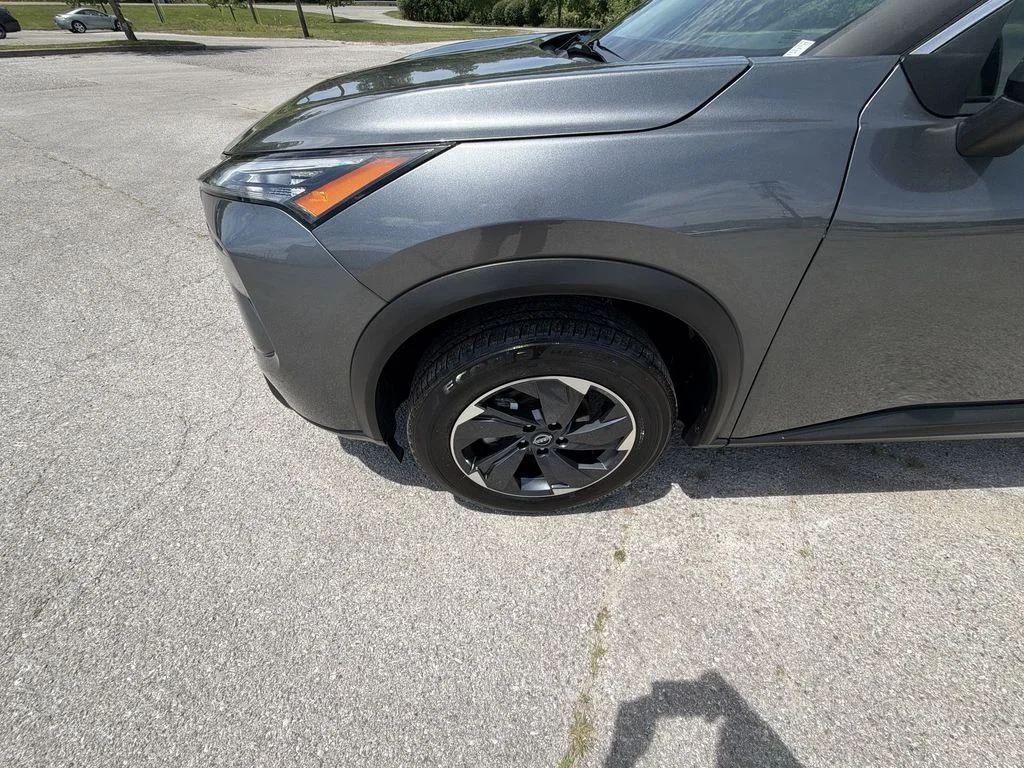 Used 2025 Gray Nissan SV image 10