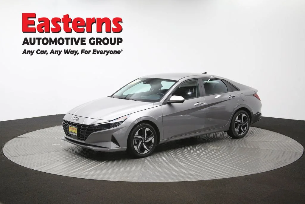 Used 2023 Silver Hyundai SEL image 51