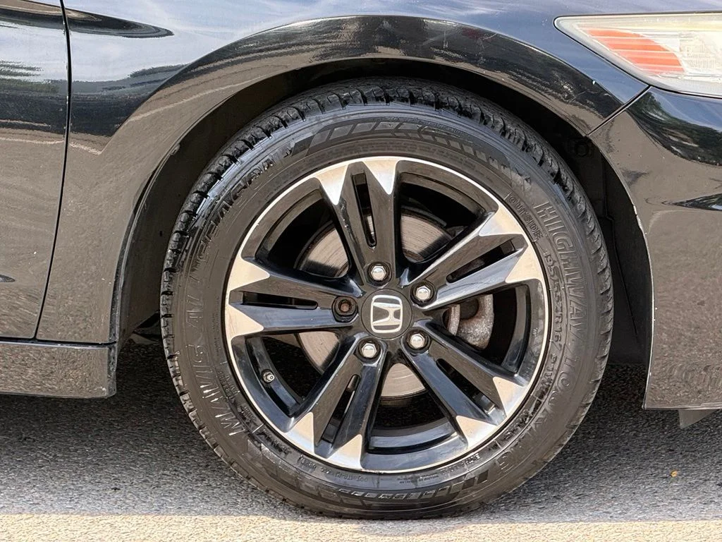 Used 2015  Honda Base image 10