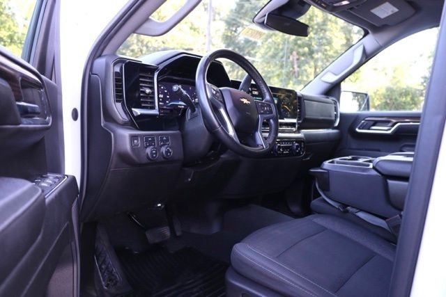 Used 2023 White Chevrolet LT image 18