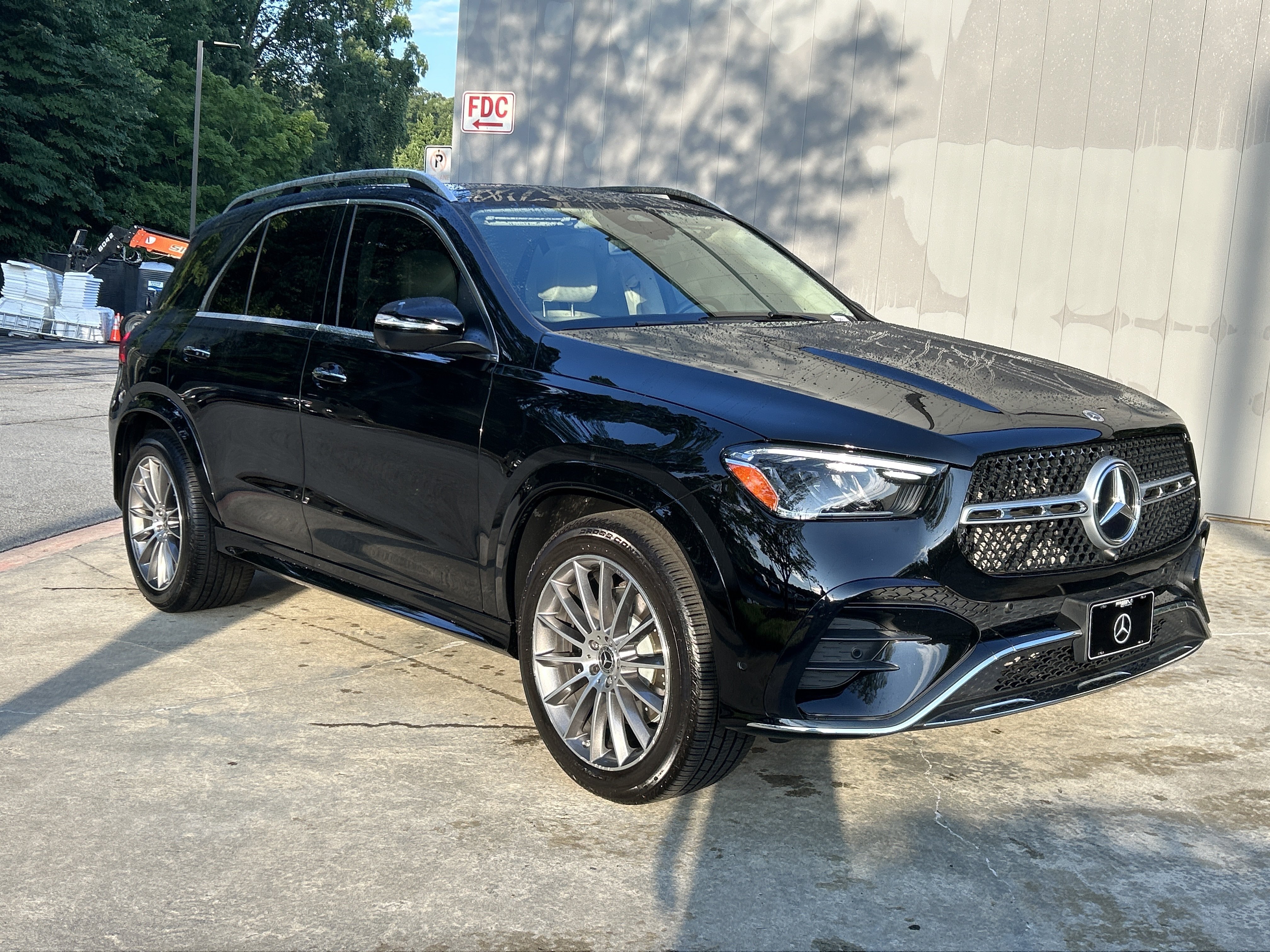 Certified Used 2024 Black Mercedes-Benz GLE 350 4MATIC® SUV image 4