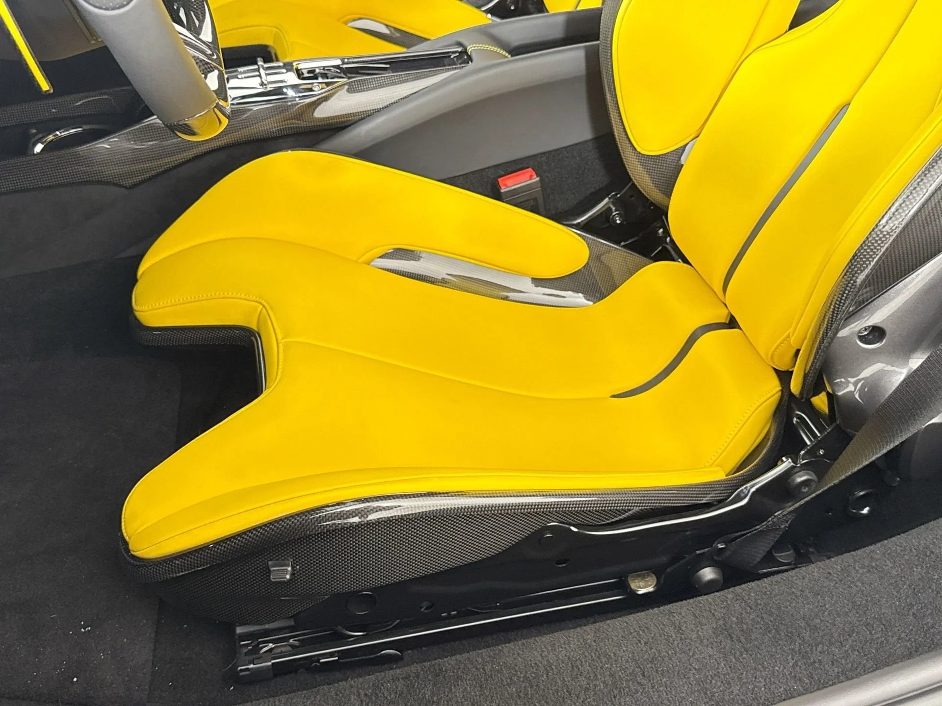 Certified Used 2024 Blu Elettrico 2020 Ferrari Base image 18