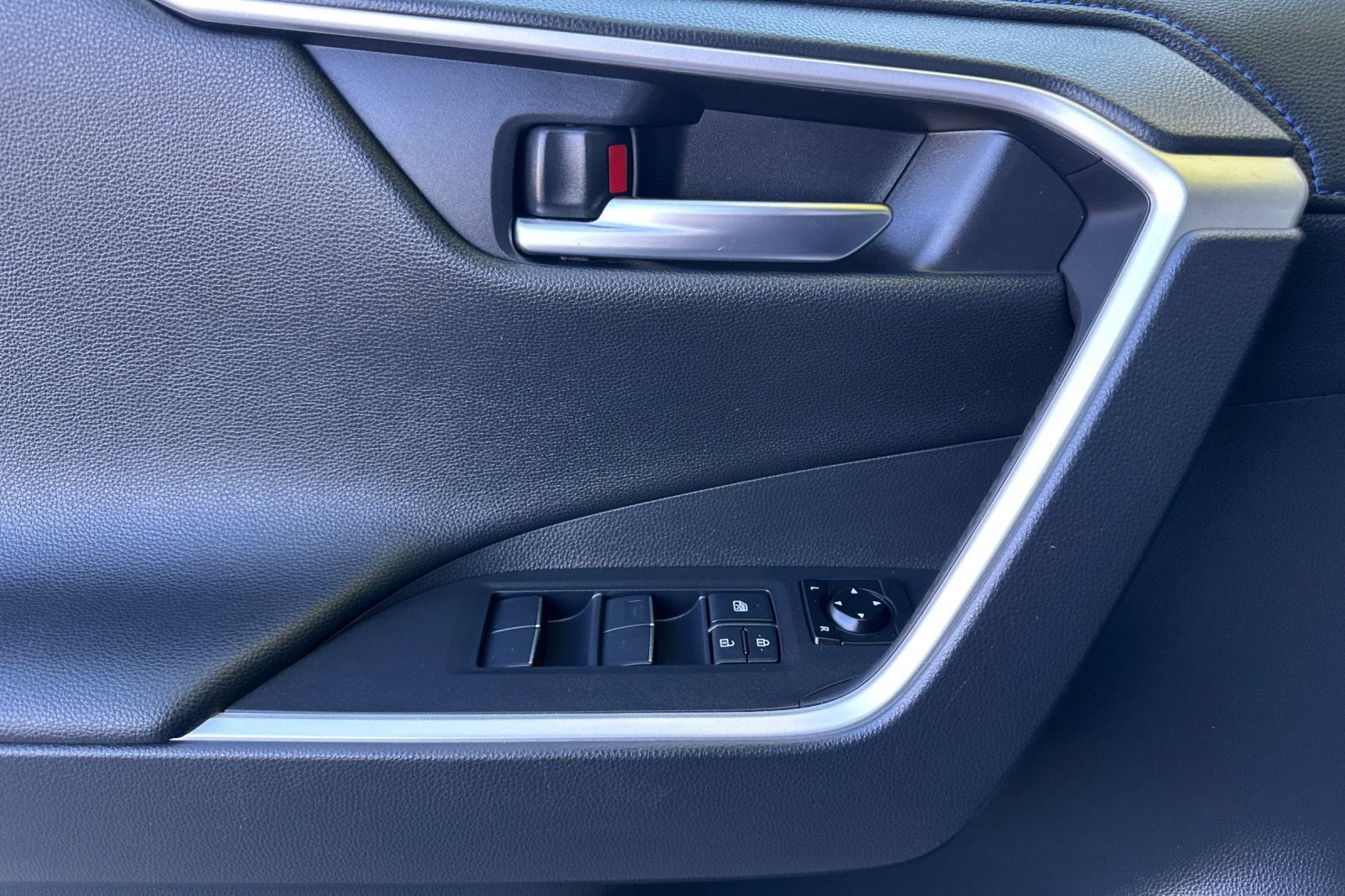 Used 2019 Gray Toyota XSE image 11