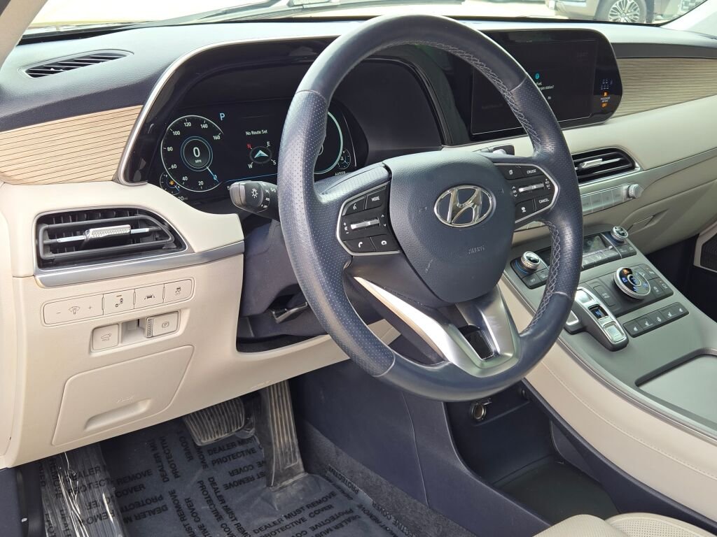 Used 2022 Red Hyundai Calligraphy image 20