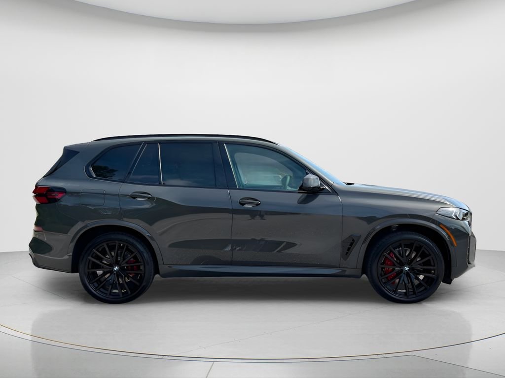 New 2026 Dravit Grey Metallic BMW sDrive40i image 4