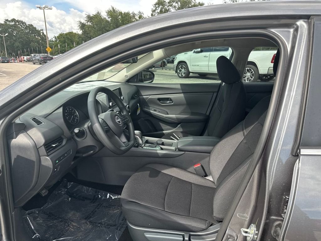 2025 Nissan Sentra S - Photo 11