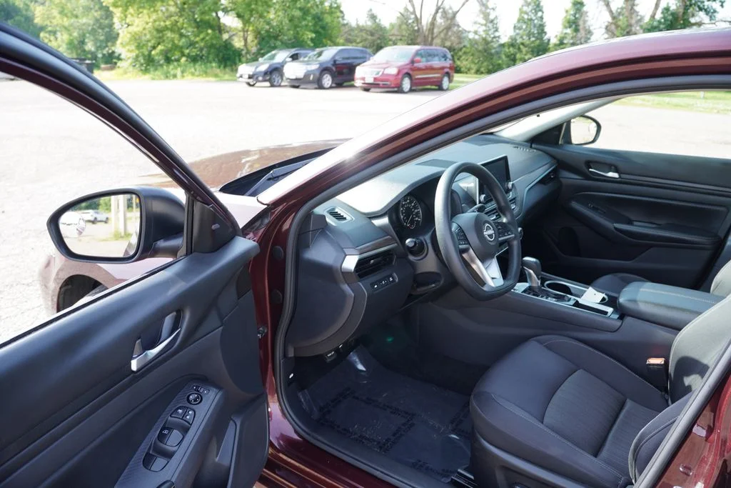 Used 2024 Red Nissan 2.5 SV image 14