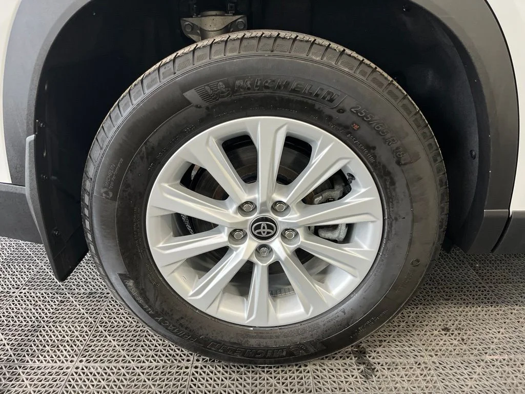 Used 2024 White Toyota XLE image 25