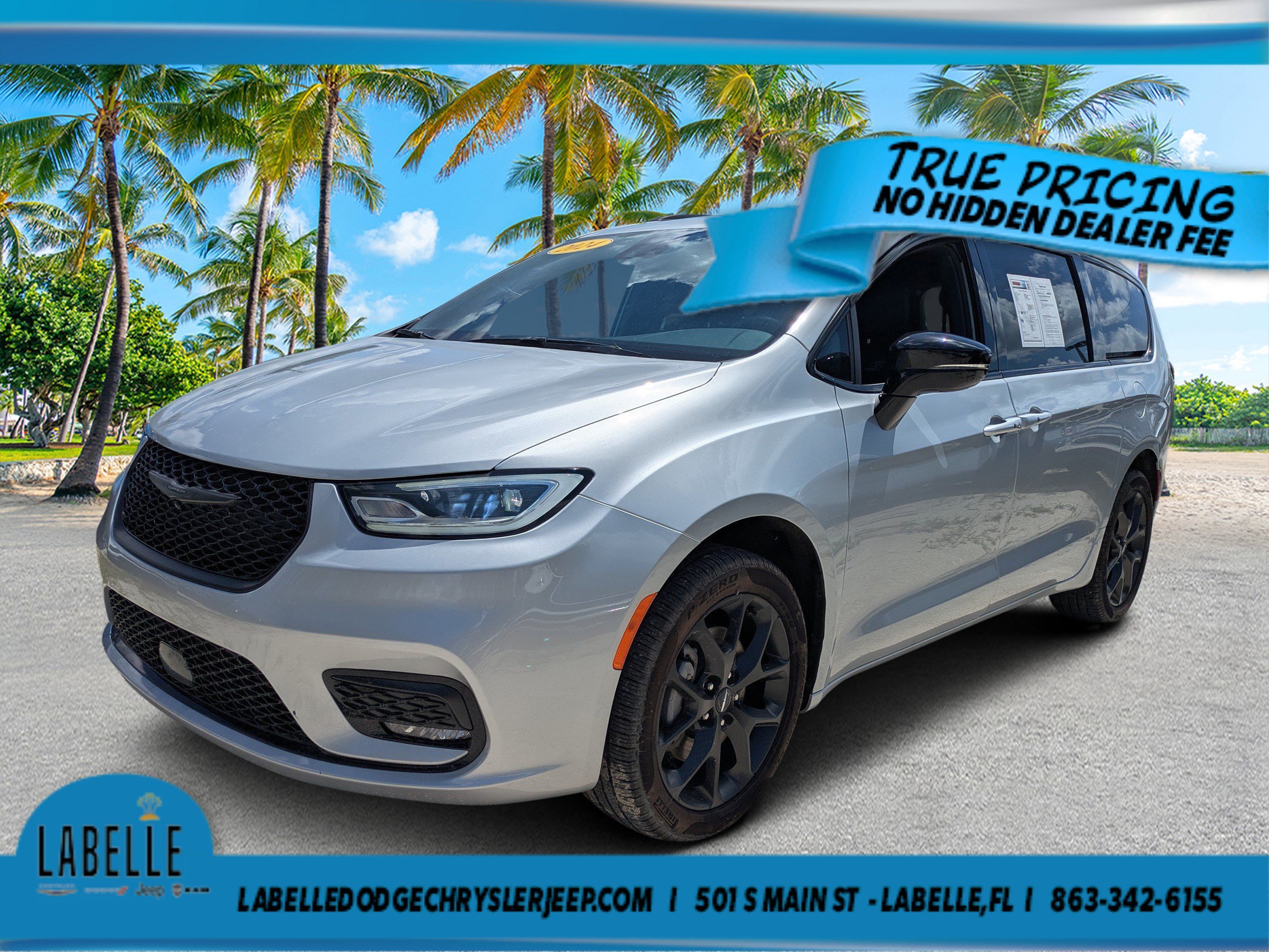 Used 2024 Silver Mist Clearcoat Chrysler Limited image 7