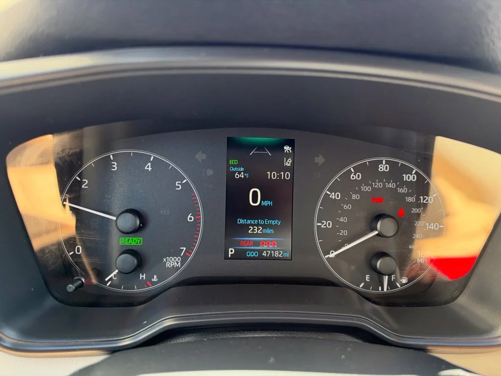 Used 2025  Toyota LE image 13