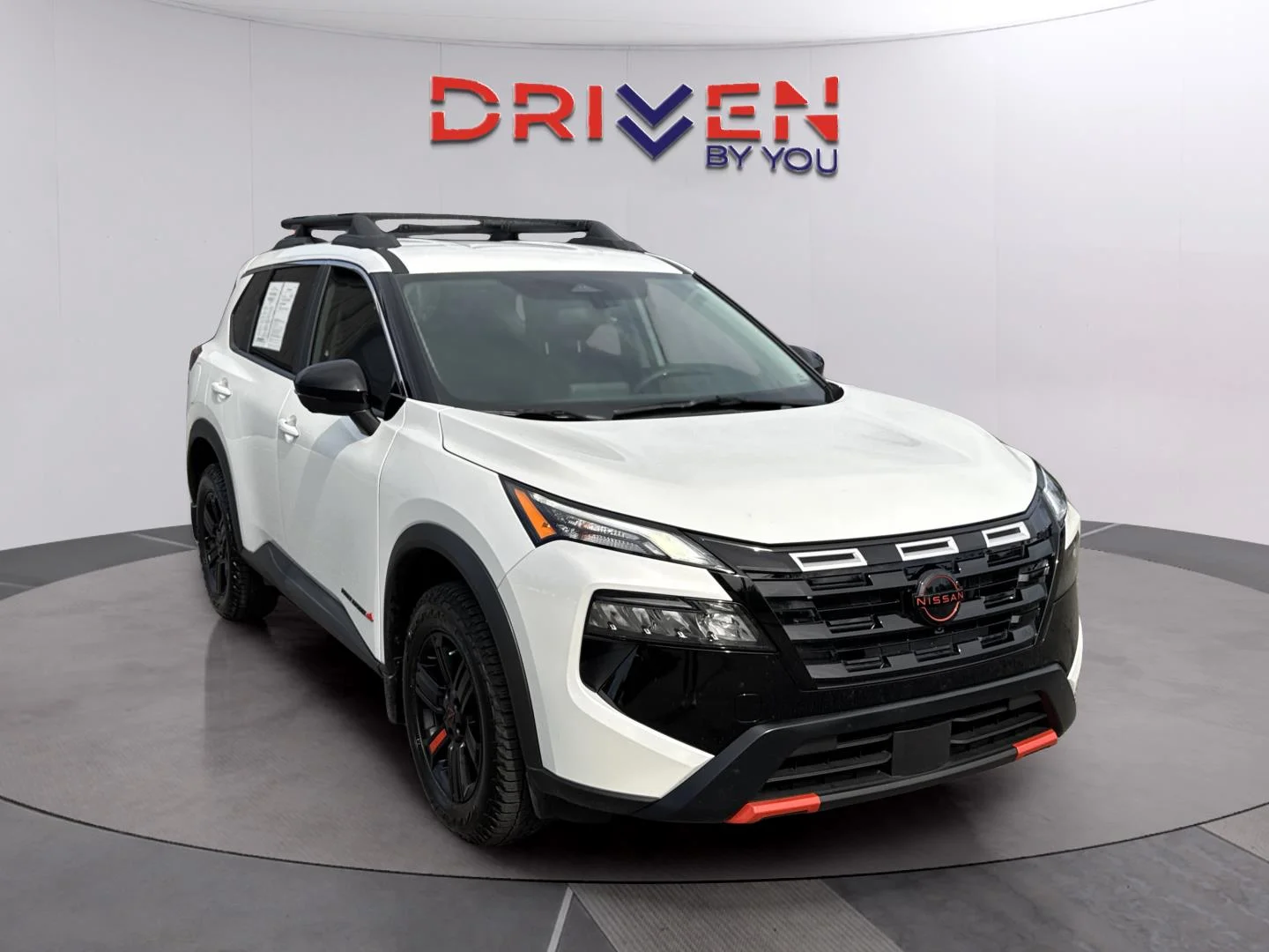 Used 2025 Everest White Pearl Nissan Rock Creek image 8