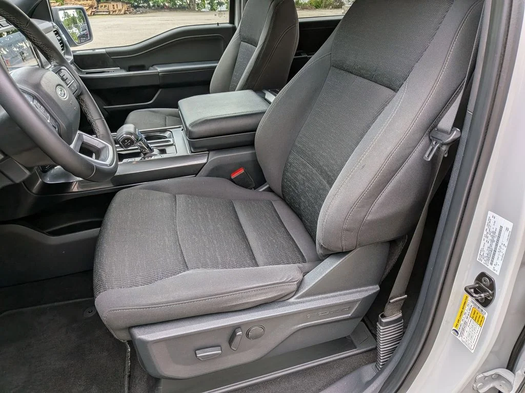 Used 2023 White Ford XLT image 23
