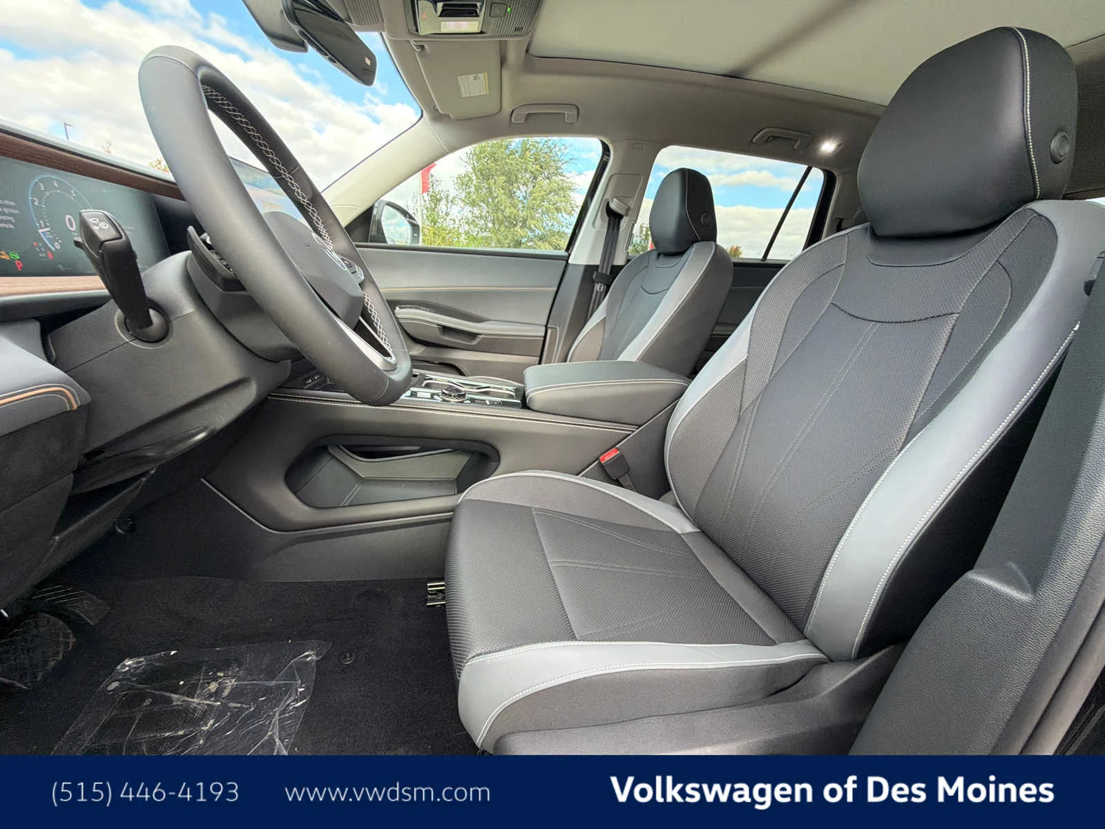 New 2027 Black Volkswagen SE w/Technology image 10