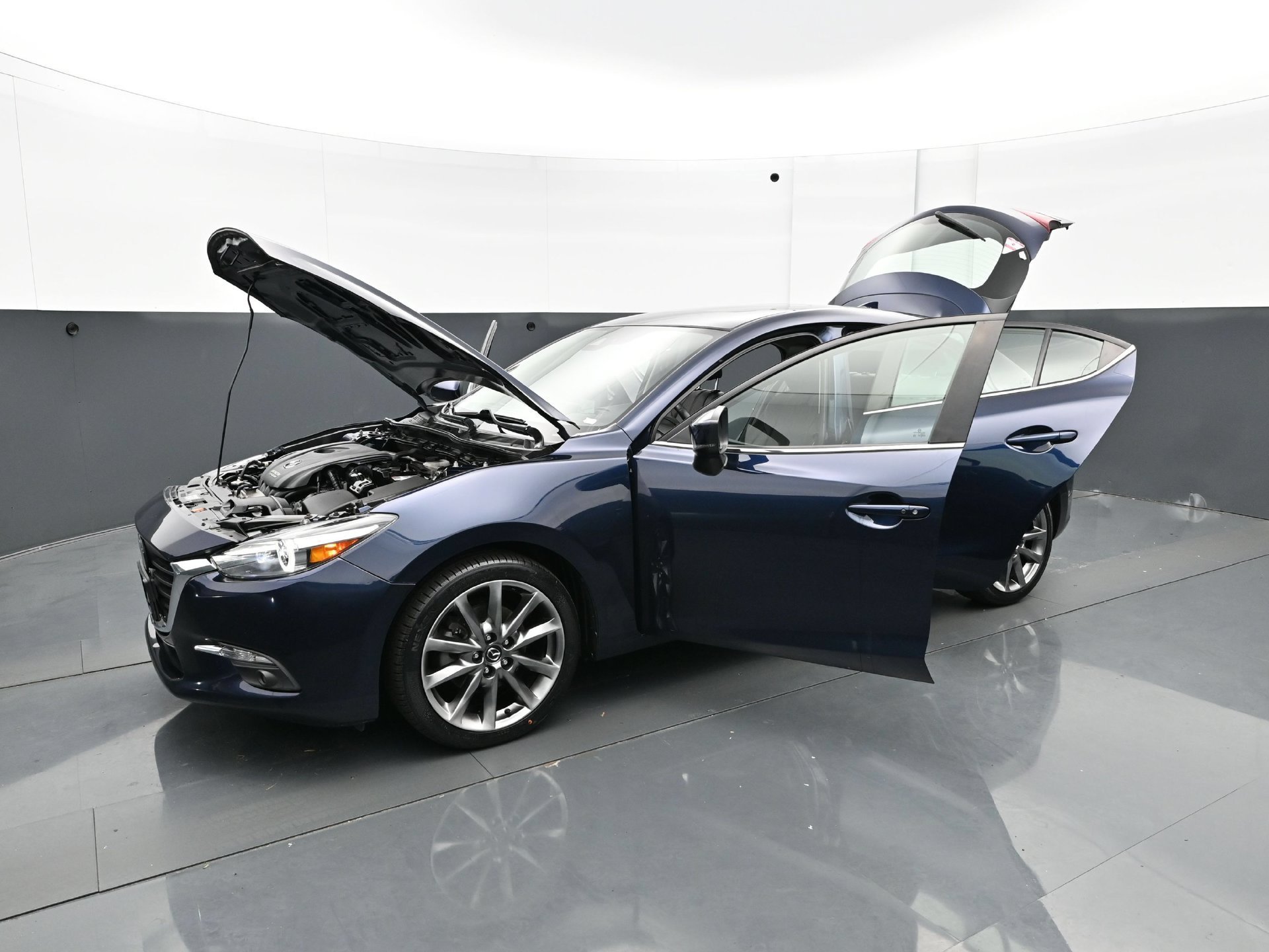 Used 2018 Deep Crystal Blue Mica Mazda Grand Touring image 35
