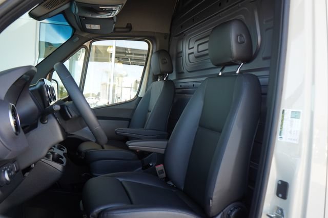 New 2025 Pebble Gray Mercedes-Benz Cargo 144 WB image 41