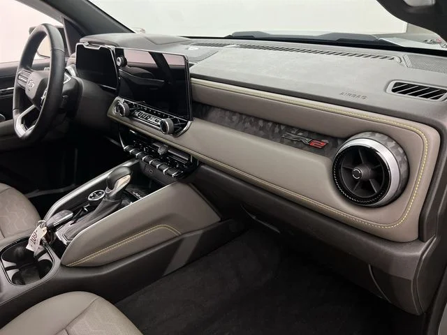 2024 Chevrolet Colorado ZR2 - Photo 13