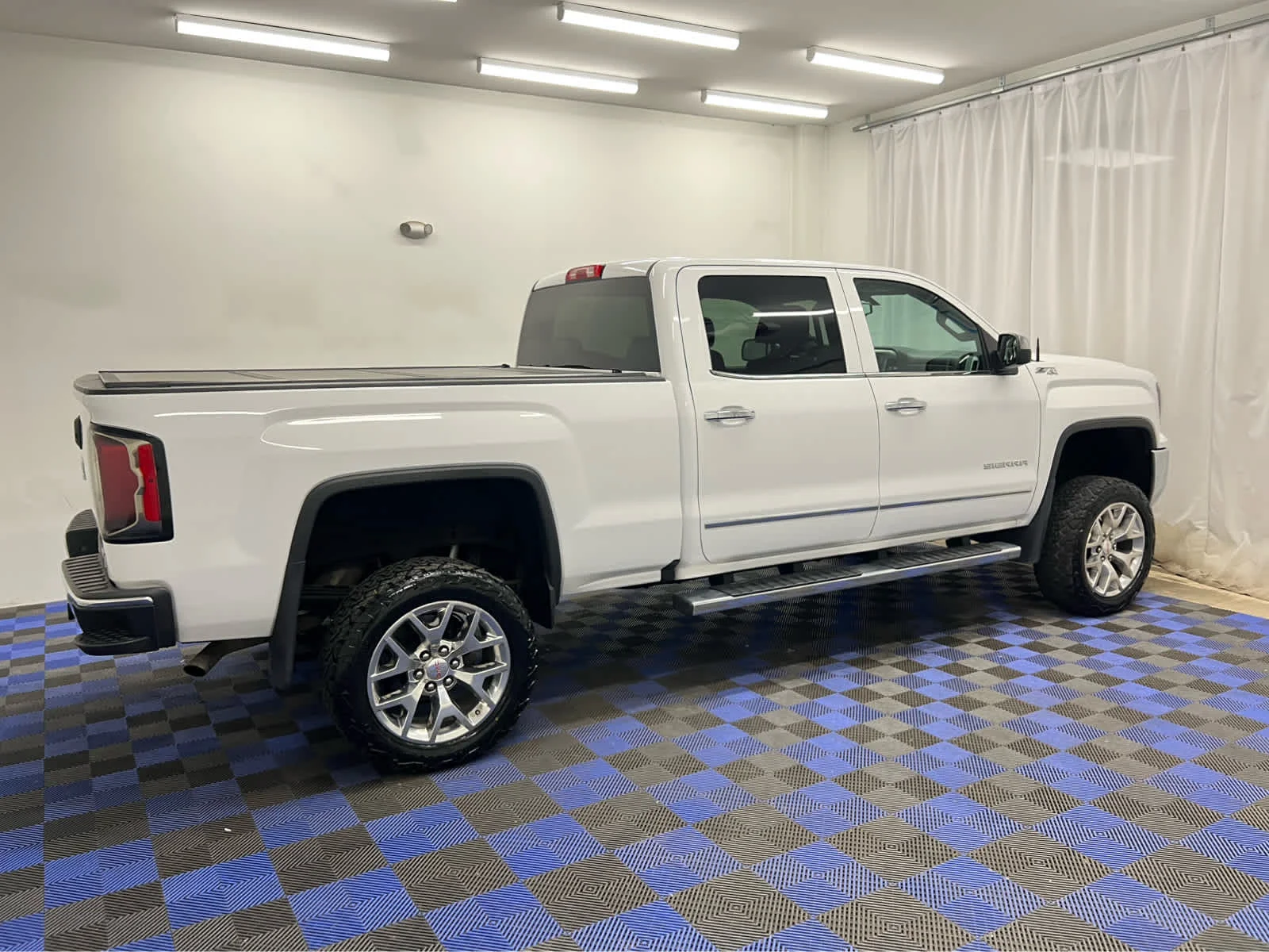 Used 2017 Summit White GMC SLT image 11