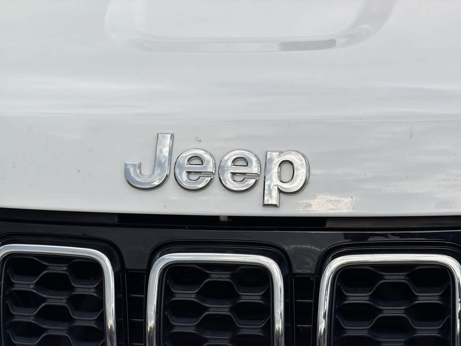 Used 2020 Bright White Clearcoat Jeep Limited image 12