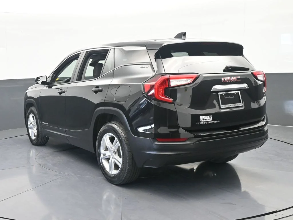 Used 2023 Ebony Twilight Metallic GMC SLE image 4