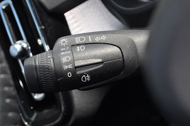 Used 2019 Silver Volvo Momentum image 31