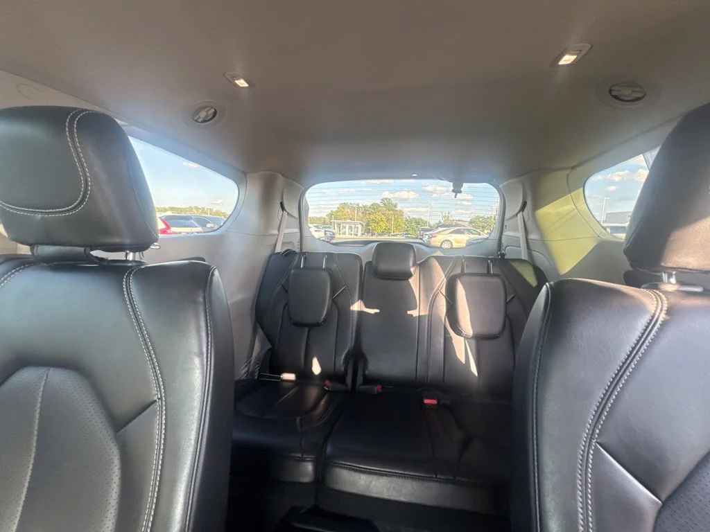 Used 2024 White Chrysler Touring L image 26
