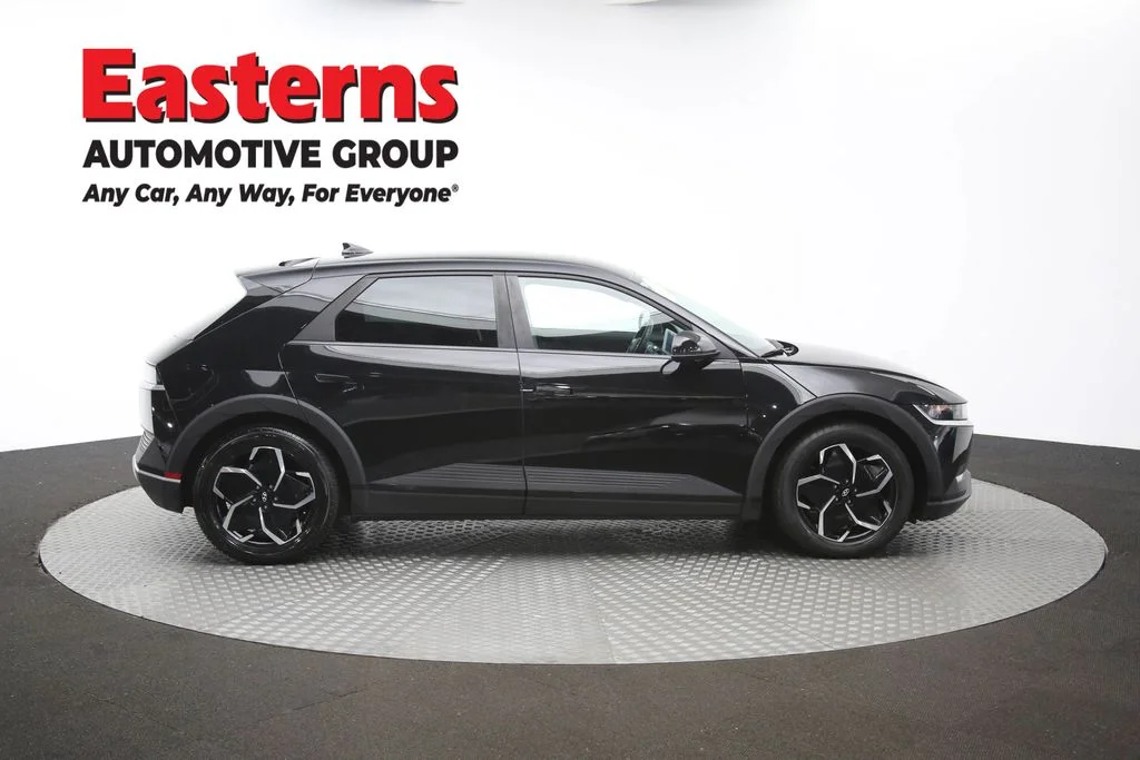 Used 2024 Black Hyundai SEL image 43
