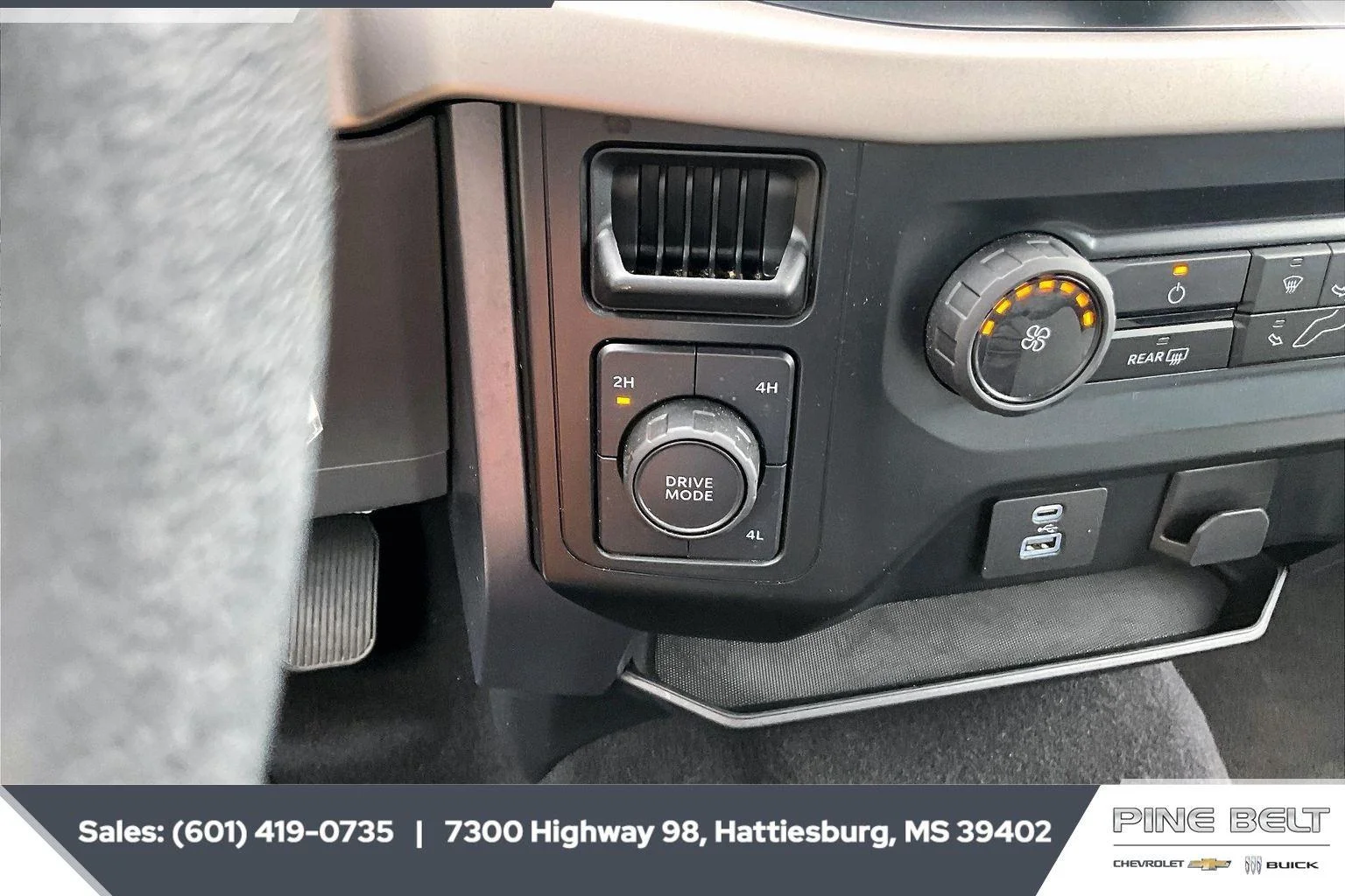 Used 2023 Agate Black Ford XLT image 22
