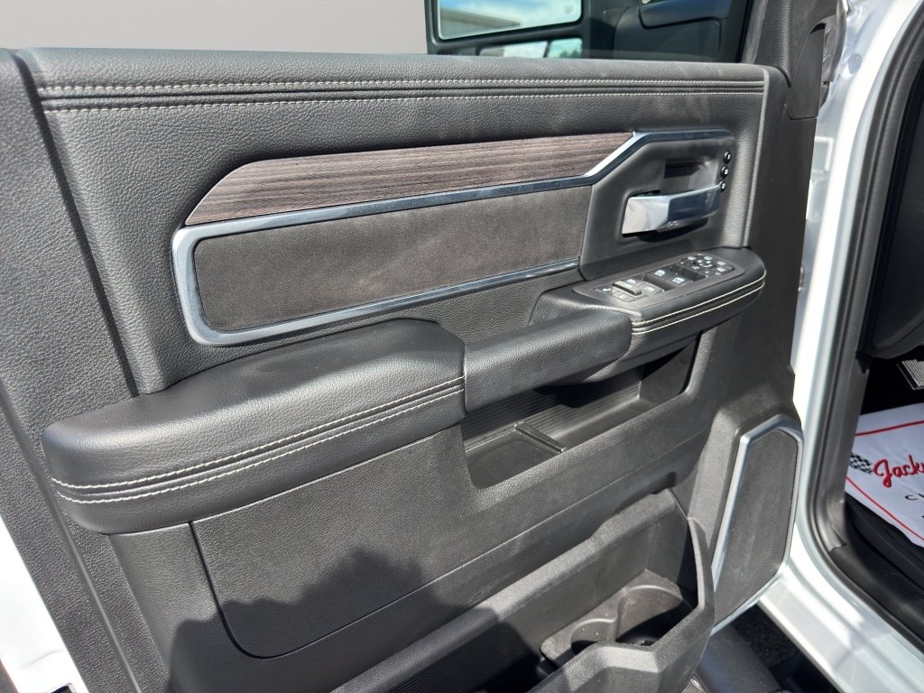 New 2026 Bright White Clear-Coat Exterior Paint RAM Laramie image 19