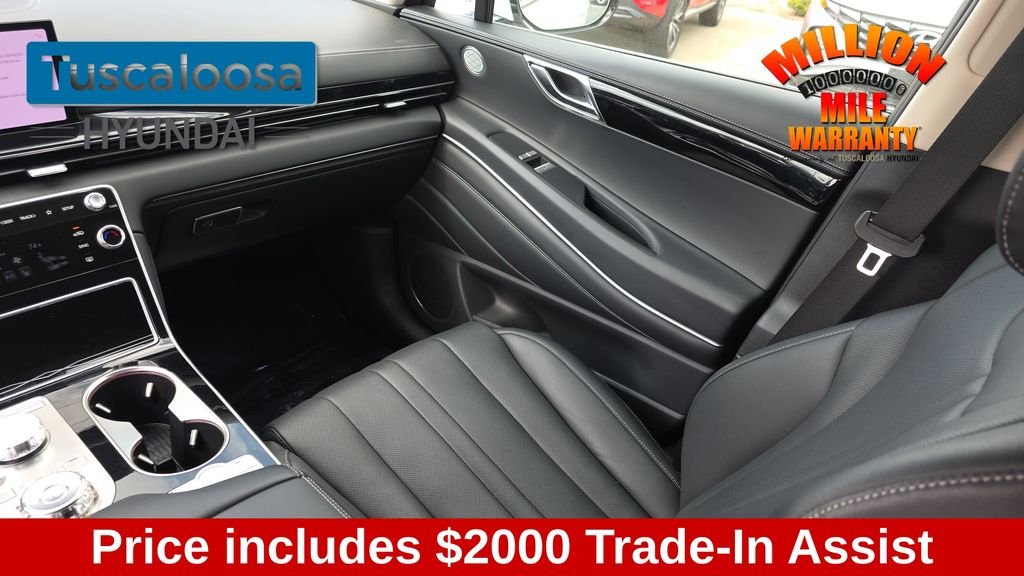 Used 2025 White Genesis 2.5T image 28