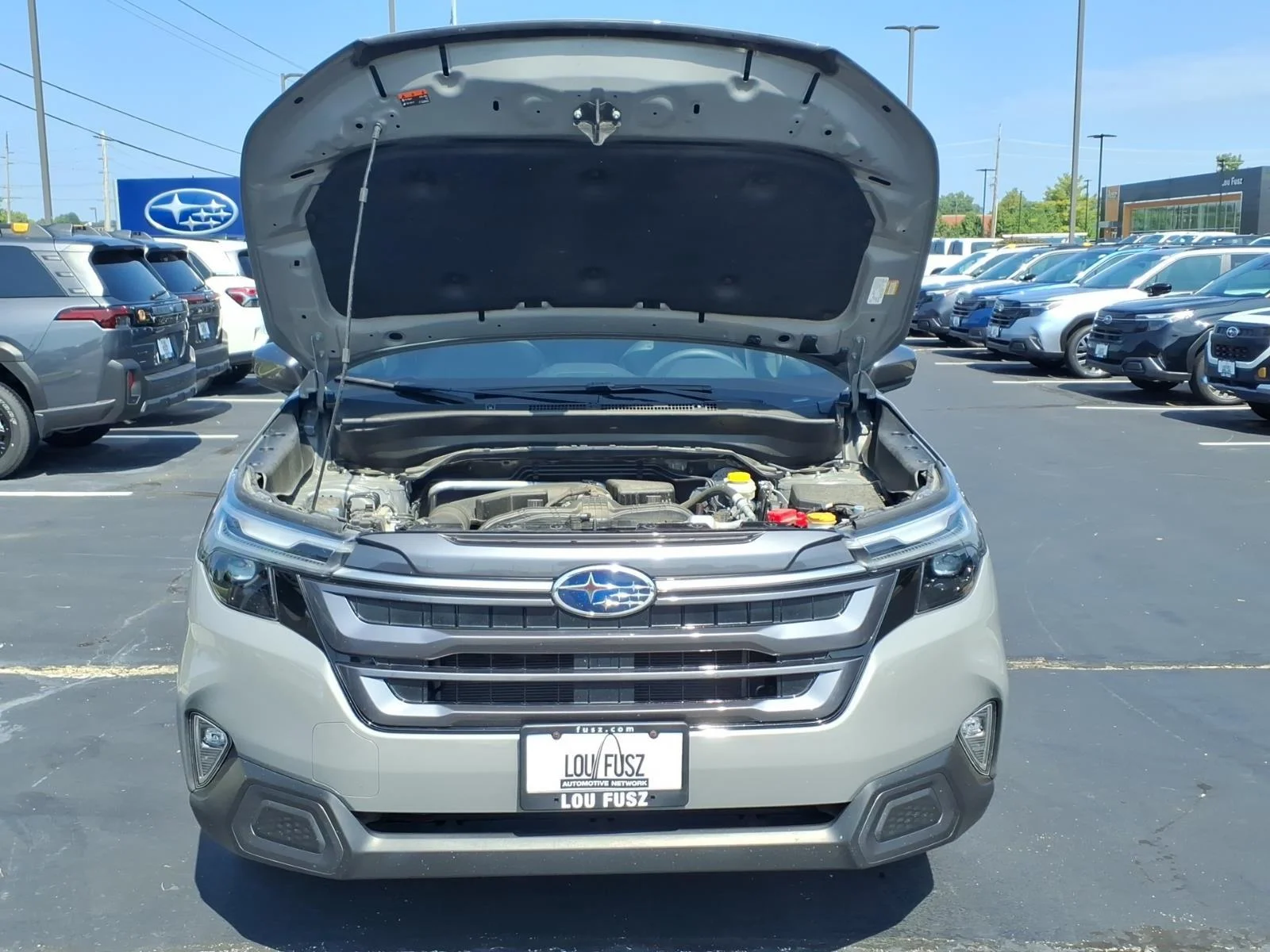 Used 2025 River Rock Pearl Subaru Limited image 32