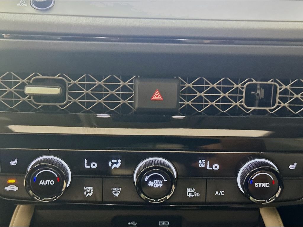 2023 Honda Accord Hybrid Touring - Photo 17