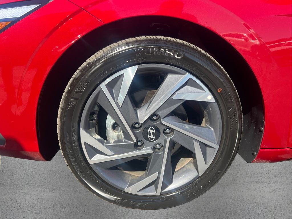 Used 2025 Red Hyundai SEL Sport image 12