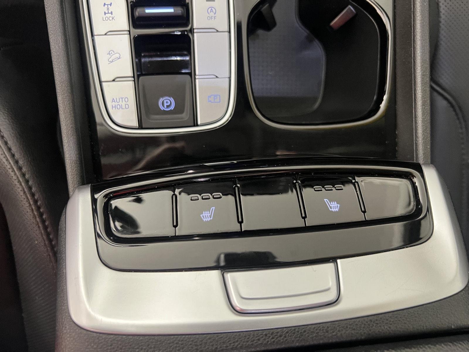 Used 2023 Shimmering Silver Hyundai SEL image 9