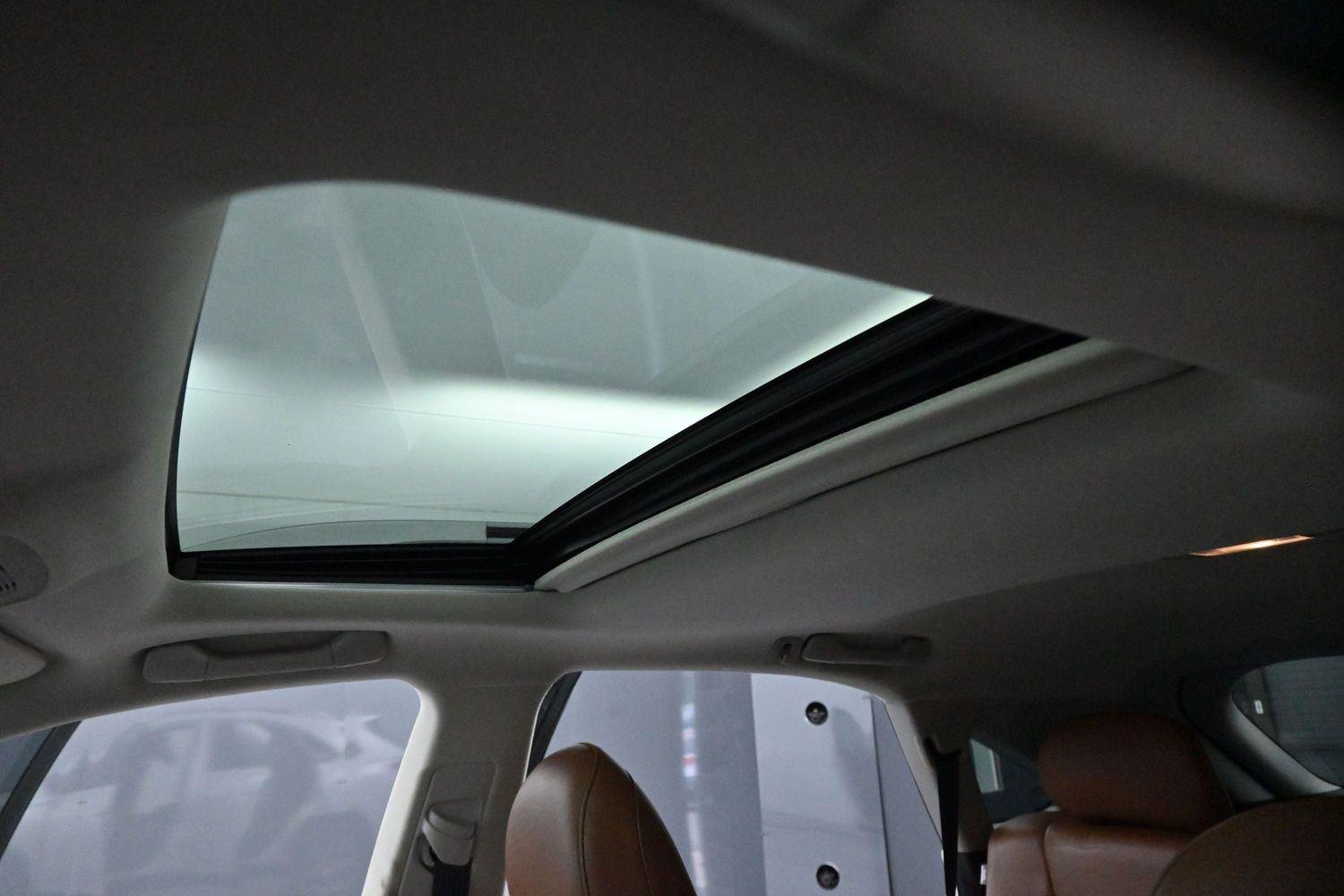 Used 2015 Starfire Pearl Lexus Base image 28