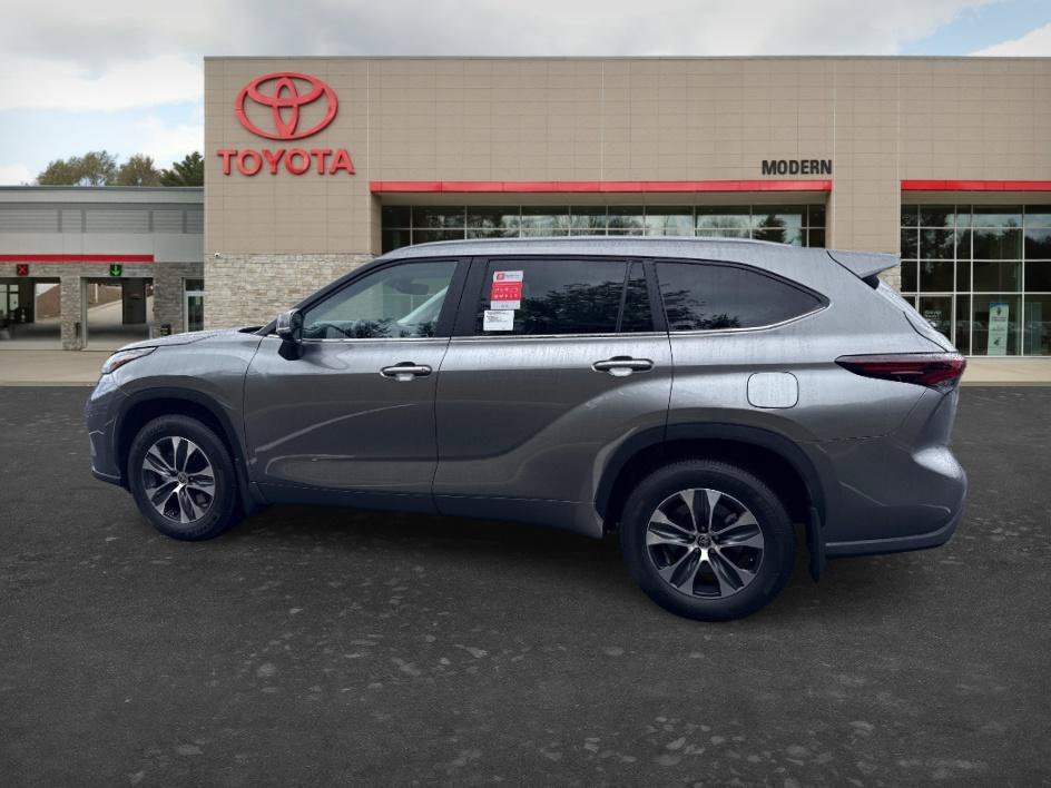 Used 2020 Moon Dust Toyota Hybrid XLE image 27