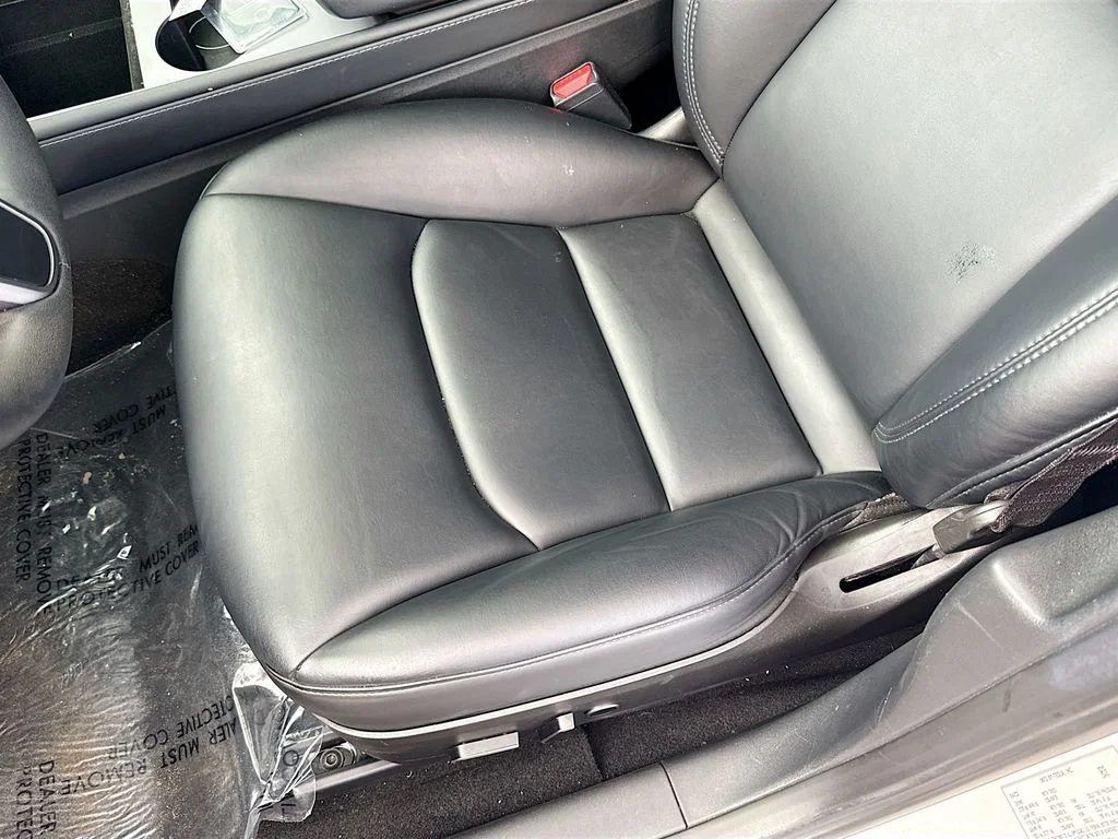 Used 2023 White Tesla Base image 17