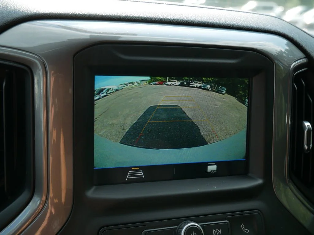 Used 2019 White Chevrolet Custom image 26