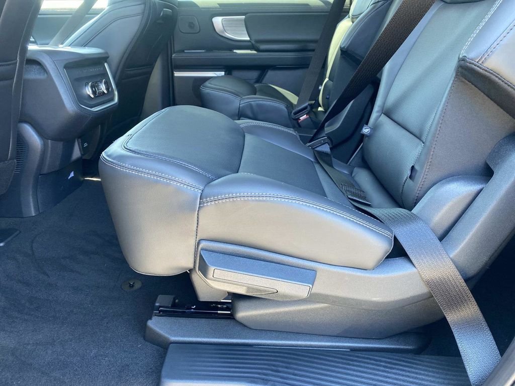 New 2026 Glacier Gray Metallic Tri-Coat Ford MAX Platinum® image 10