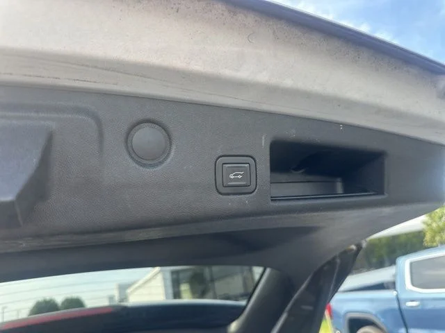 Used 2019 Silver Chevrolet LT image 17