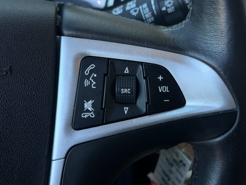 Used 2015 SUMMIT WHITE Chevrolet LT image 31