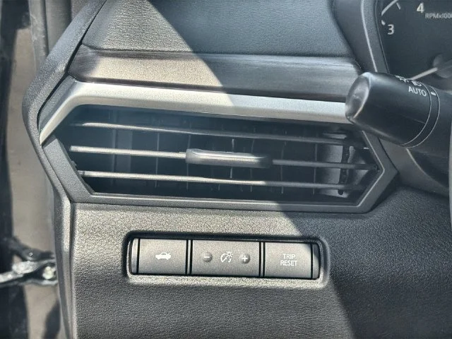 2025 Nissan Altima SV - Photo 17