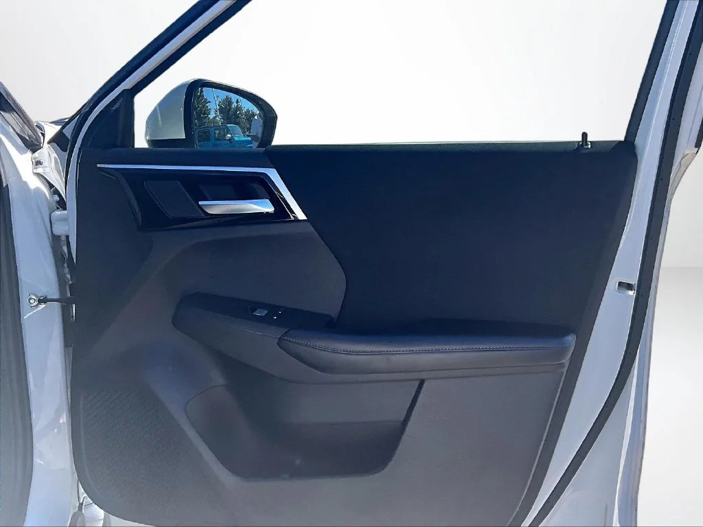 Used 2022 Gray Mitsubishi ES image 25