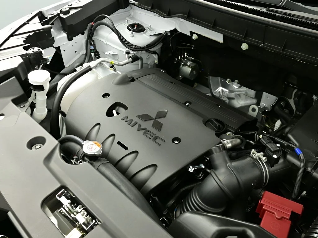 New 2026 White Diamond Mitsubishi Trail Edition image 22