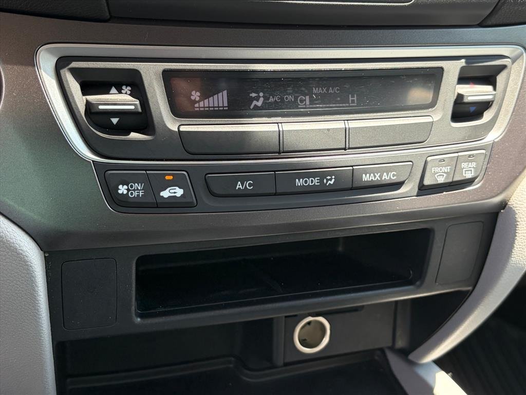 Used 2017 Modern Steel Metallic Honda RT image 16